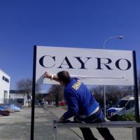 Rótulo cartel Cayro Modas. Cartel señalizador.