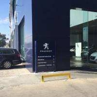 Rótulo Cartel Peugeot Sueminencia Automares Sevilla
