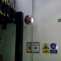 Rótulo cartel Señalización interior suelos riesgos laborales. Empresa Proazimut Sevilla.