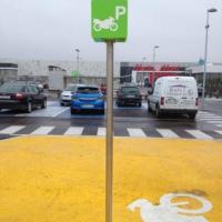 Rótulo cartel y Señalización parking centro comercial El Faro Badajoz. Trabajos para Acciona Serrvices