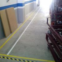 Señalización interior suelos riesgos laborales. Empresa Proazimut Sevilla.
