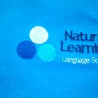 Sudadera bordada. Uniformidad para Natural Learning. Montequinto Dos Hermanas Sevilla.
