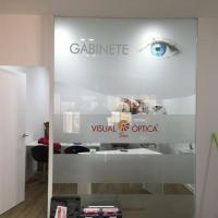 Visual Óptica, Bellavista Sevilla. Vinilo acido impreso. Rotulación de vinilos en impresión digital y al ácido