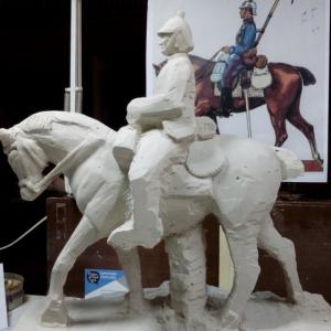 Lancero a caballo del Regimiento de Caballer&iacute;a Sagunto 7 Sevilla, Talla y figura 3D en resina con peana de madera.