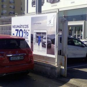 Lona promocional o publicitaria. Peugeot Automares Sueminencia Sevilla.
