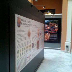 Montaje de Exposición Laredo Sevilla en el Ayuntamiento de Sevilla.