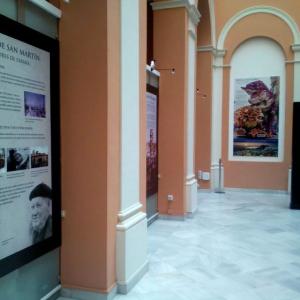 Montaje de Exposición Laredo Sevilla en el Ayuntamiento de Sevilla.