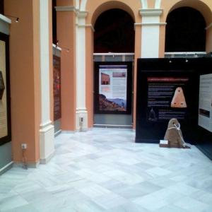 Montaje de Exposición Laredo Sevilla en el Ayuntamiento de Sevilla.