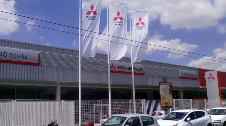 Bases para m&aacute;stiles de fibra de vidrio, para la  Mitsubishi S-30 Sevilla