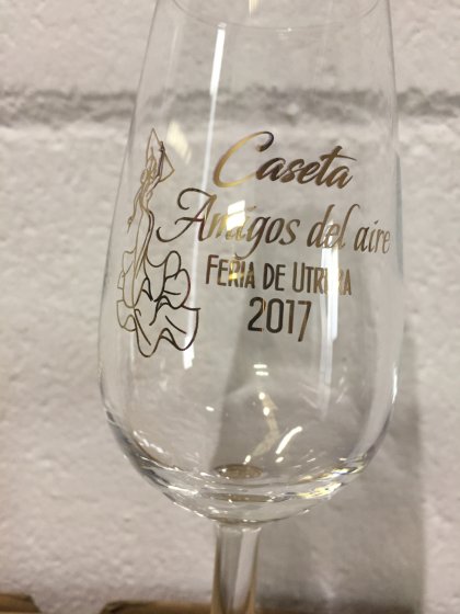 Catavinos jerezanos serigrafiados en tinta oro de 24K y su caja en terminaci&oacute;n plata. Feria de Utrera Sevilla.