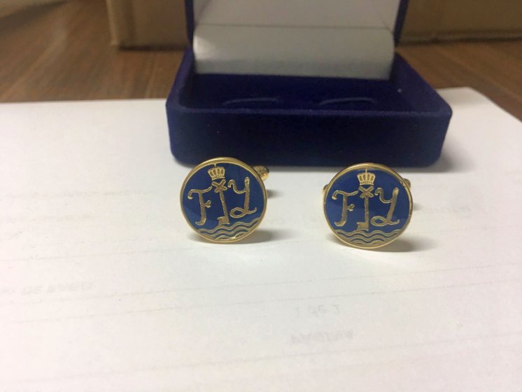 Gemelos en plata con ba&ntilde;o de oro. Cuartel General de la Fuerza Terrestre Sevilla. Futer