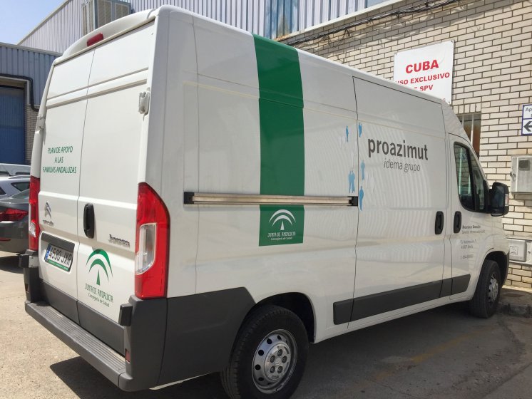 Rotulación de flota nueva con vinilos poliméricos. Proazimut Sevilla. Idema Grupo
