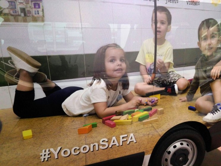 Rotulación de furgoneta con vinilo fundido y laminado especial para vehículo. Safa Sevilla.
