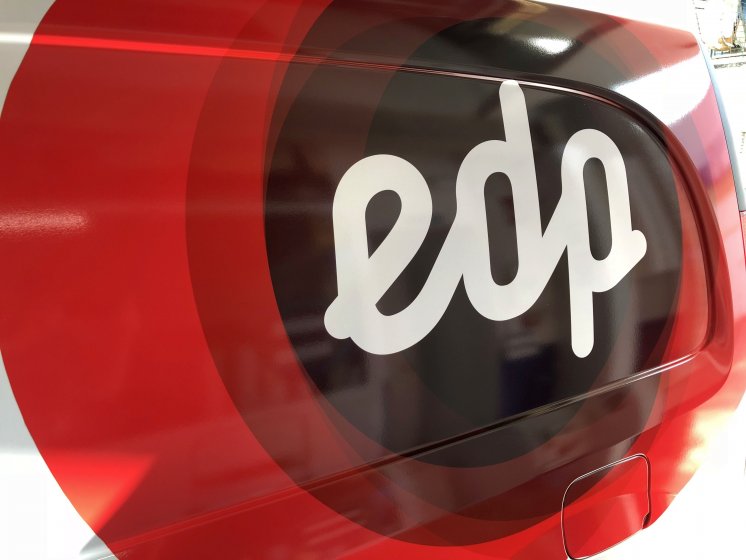 Rotulación de furgoneta en vinilo fundido en impresión digital. EDP en Sevilla y Málaga