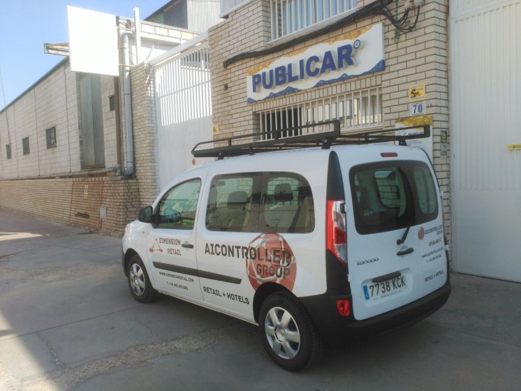 Rotulación de furgoneta en vinilo en impresión digital laminado. Aicontroller Group Sevilla.