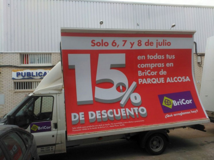 Rotulación de furgoneta en vinilo promocional. Agencia Sevilla.