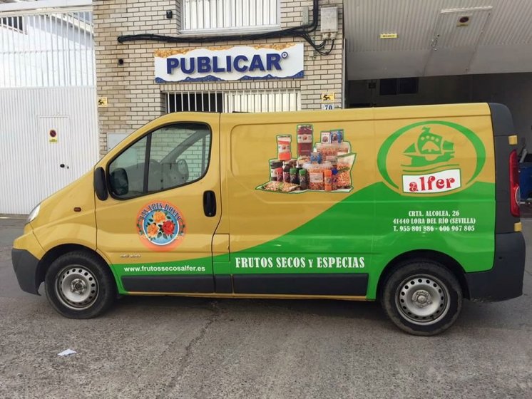 Rotulación semi integral de furgoneta con vinilos fundidos y laminado. Frutos secos Alfer en Sevilla.