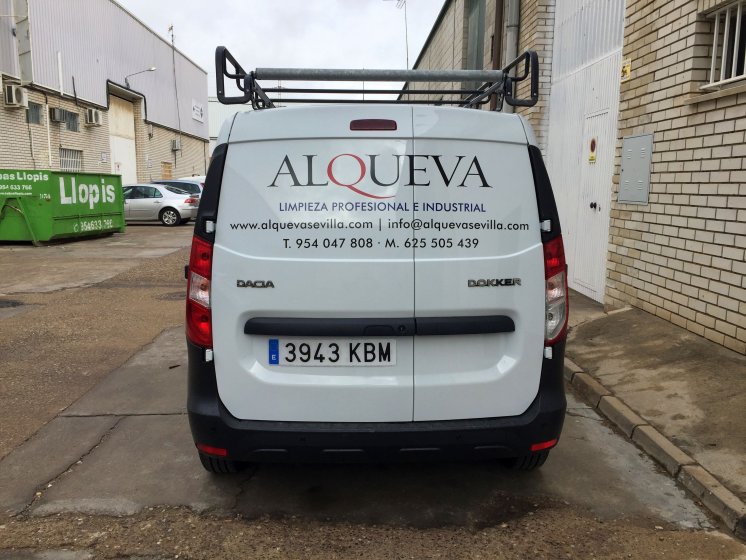 Rotulación en vinilo de corte. Alqueva Sevilla