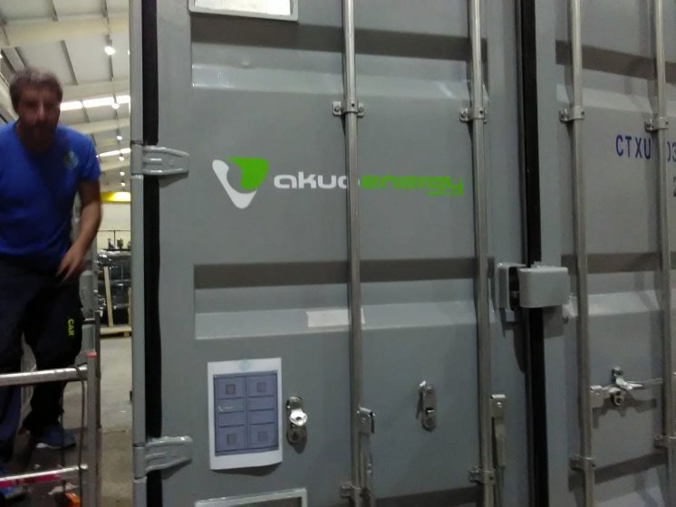 Rotulaci&oacute;n en vinilo especial para contenedores container, fabricados por Proinsener Sevilla.