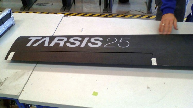 Rotulación en vinilo para maqueta de Airbus Military. Aertec Sevilla.