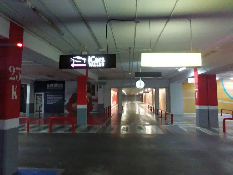Rótulo caja de luz señalizador plazas parking para Icars Sevilla