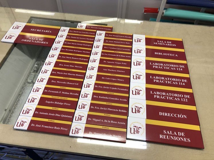 R&oacute;tulo cartel homologado para la Universidad de Sevilla. Facultada de Medicina.