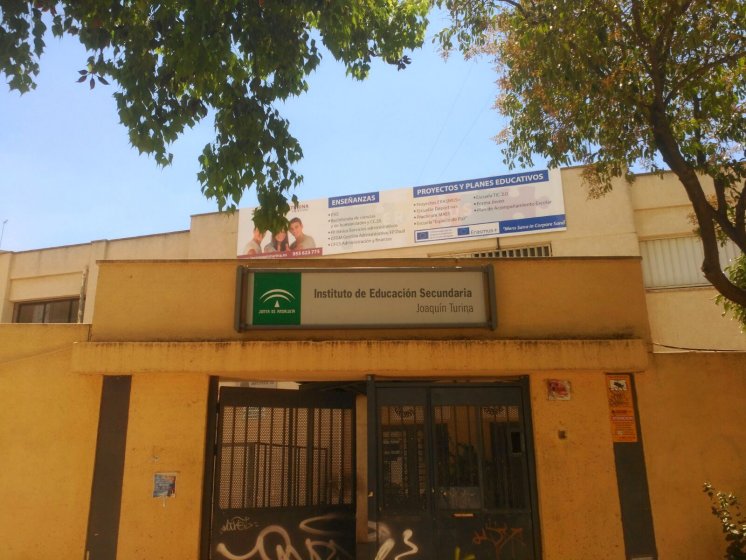 R&oacute;tulo Cartel Totem homologado para Colegios e institutos P&uacute;blicos. Sevilla