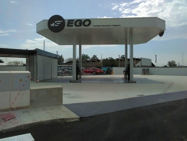 R&oacute;tulo corp&oacute;reo fresado e iluminado por led. EGO Sevilla.
