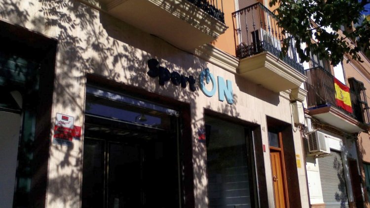 R&oacute;tulo corp&oacute;reo en pcv de 19 mm. Sport ON Sevilla 