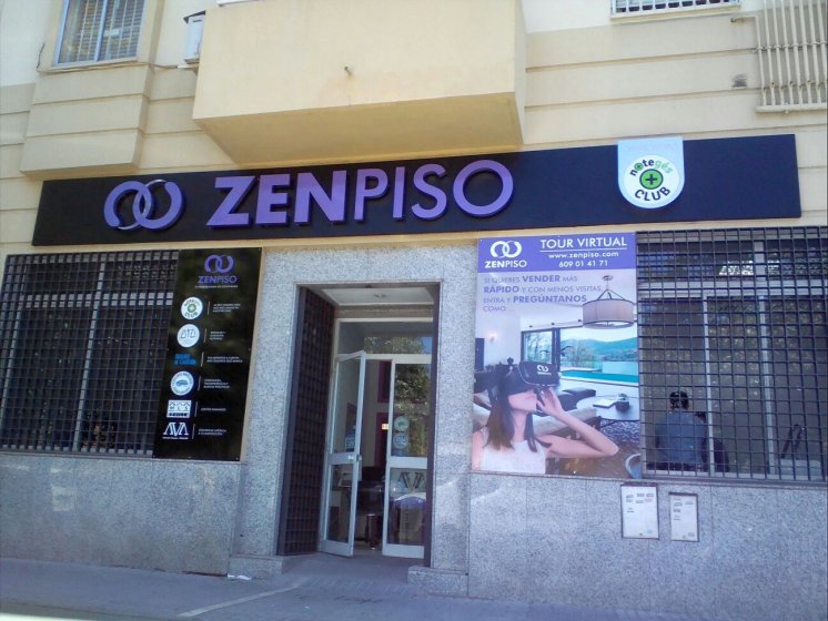 R&oacute;tulo en letras corp&oacute;reas de acero inoxidable con iluminaci&oacute;n en RGB, sobre bandeja de dib&oacute;n. Zen Piso Sevilla. Trabajos para Cyan Publicidad