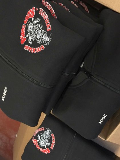 Sudaderas personalizadas en serigrafía y transfer textil. Motoclub Pitos Locos de Bellavista Sevilla.