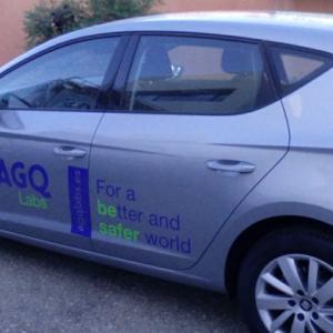 Rotulación de coche en vinilo de corte para AGQ Sevilla.