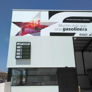 Rotulación con vinilo laminado. Gasolinera EGO Sevilla.