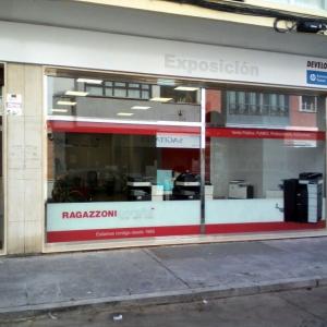 Rotulación de cristales con vinilos de corte e impresión digtal. Ragazzoni Peralta Sevilla.
