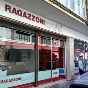 Rotulación de cristales con vinilos de corte e impresión digtal. Ragazzoni Peralta Sevilla.