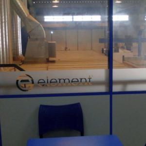 Rotulación de cristales en vinilos ácido plata y corte. Element Sevilla.