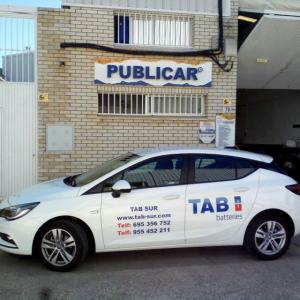Rotulación de vehículo en impresión digital sobre vinilo laminado fundido. TAB Sur, Sevilla