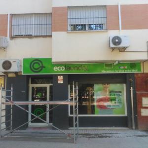 Rotulación de vinilos y cartelería para EcoLaundry Sevilla