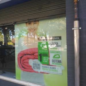 Rotulación de vinilos y cartelería para EcoLaundry Sevilla