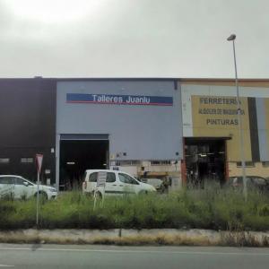 Rótulo bandeja en dibón lacado y rotulado con vinilos de corte. Talleres Juanlu en Fuente del Rey Dos Hermanas Sevilla.