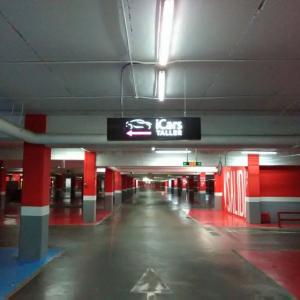 Rótulo caja de luz señalizador plazas parking para Icars Sevilla