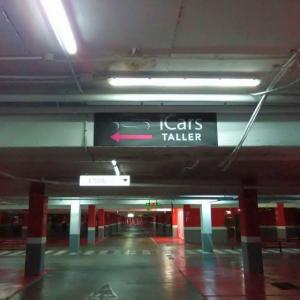 Rótulo caja de luz señalizador plazas parking para Icars Sevilla