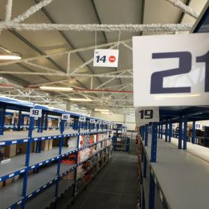 Rótulo cartel Señalización de recambios en Placas del Sur e Inurviauto en Sevilla.