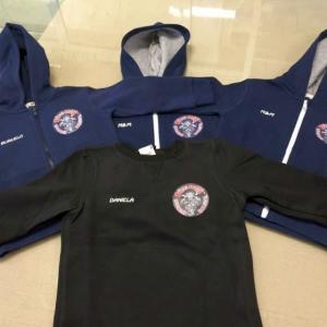 Sudaderas de niños personalizadas en serigrafía y transfer textil. Motoclub Pitos Locos de Bellavista Sevilla.