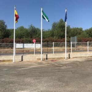 Banderas y mástiles de aluminio en Sevilla.
