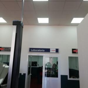Cartel en chapa de aluminio rotulado con vinilos.Diesel Moyano Sevilla.