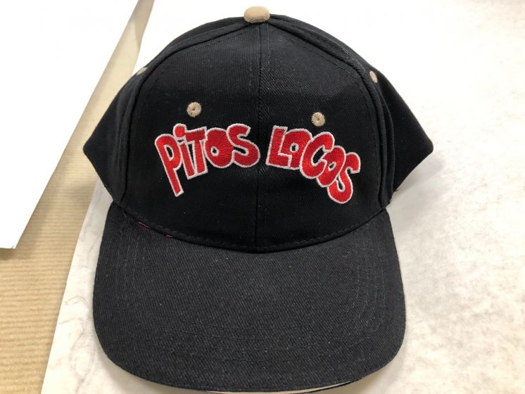 Gorras Bordadas para el Motoclub de Pitos Locos en Bellavista Sevilla.