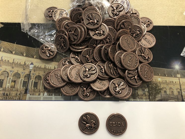 Monedas en relieve para la Seada Ej&eacute;rcito del Aire en Sevilla.