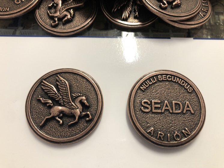 Monedas en relieve para la Seada Ej&eacute;rcito del Aire en Sevilla.
