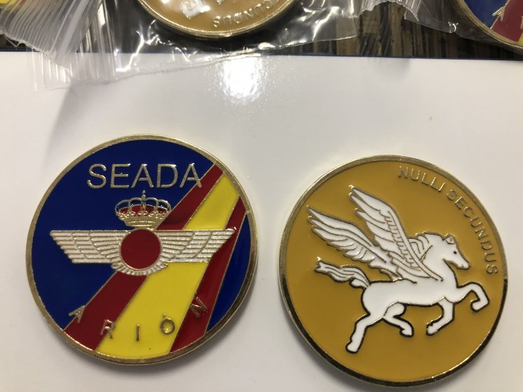 Monedas en relieve para la Seada Ej&eacute;rcito del Aire en Sevilla.